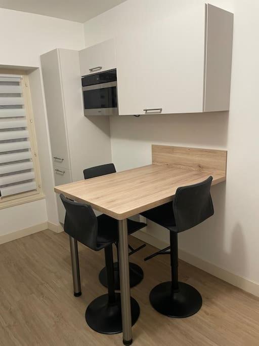 Bel Appartement / Troyes Saint-Parres-aux-Tertres Exterior photo