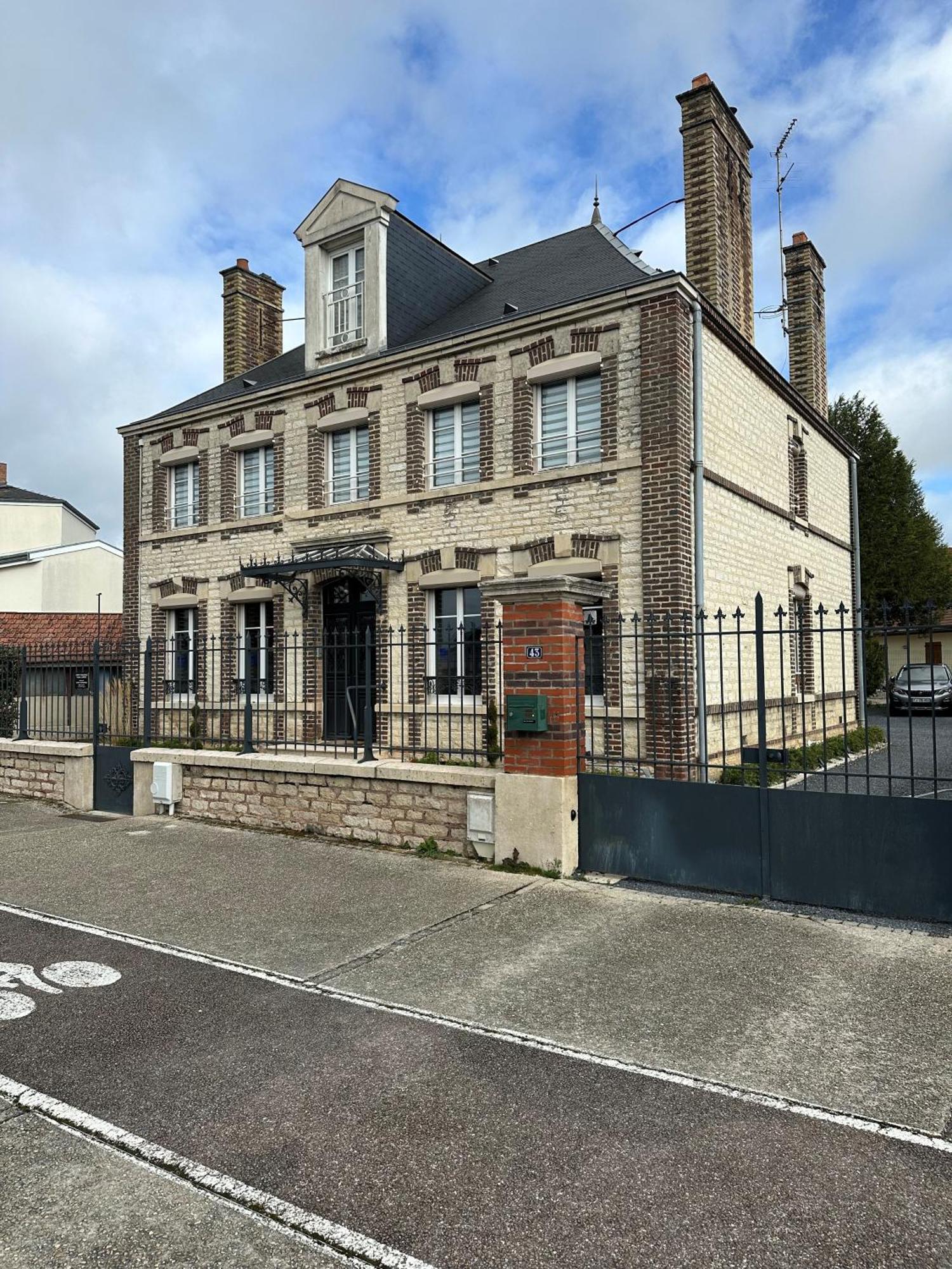 Bel Appartement / Troyes Saint-Parres-aux-Tertres Exterior photo